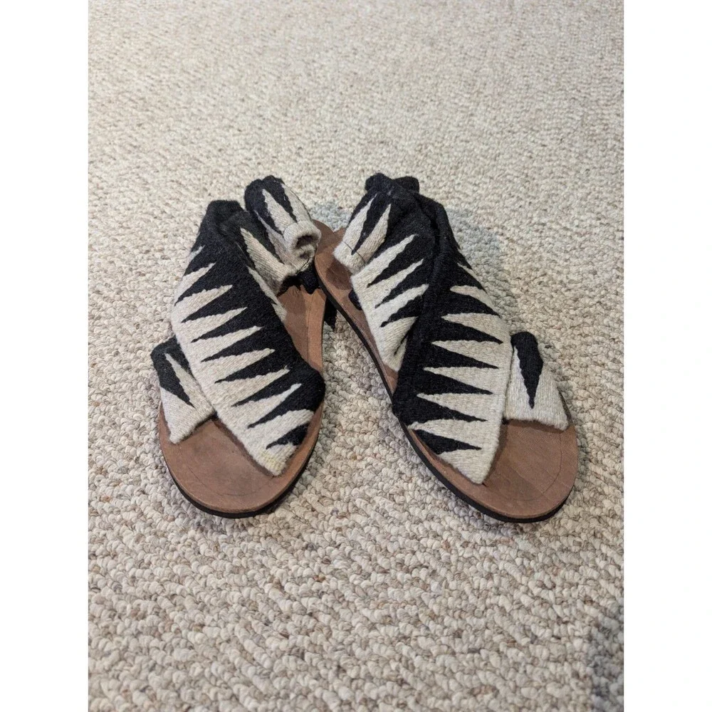 Ndavaa Sandals Slides Womens 8 Black White Aztec Zebra Boho Chic Ethnic Artisan